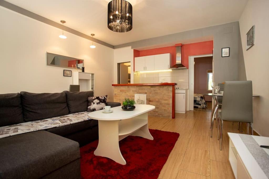 Ferienwohnung Apartman Den,Rovinj Oaza U Centru Grada I Besplatnim Parkingom Exterior foto