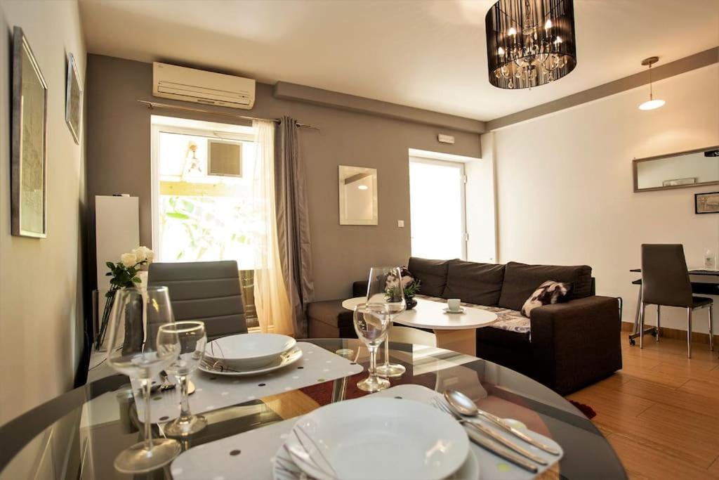 Ferienwohnung Apartman Den,Rovinj Oaza U Centru Grada I Besplatnim Parkingom Exterior foto